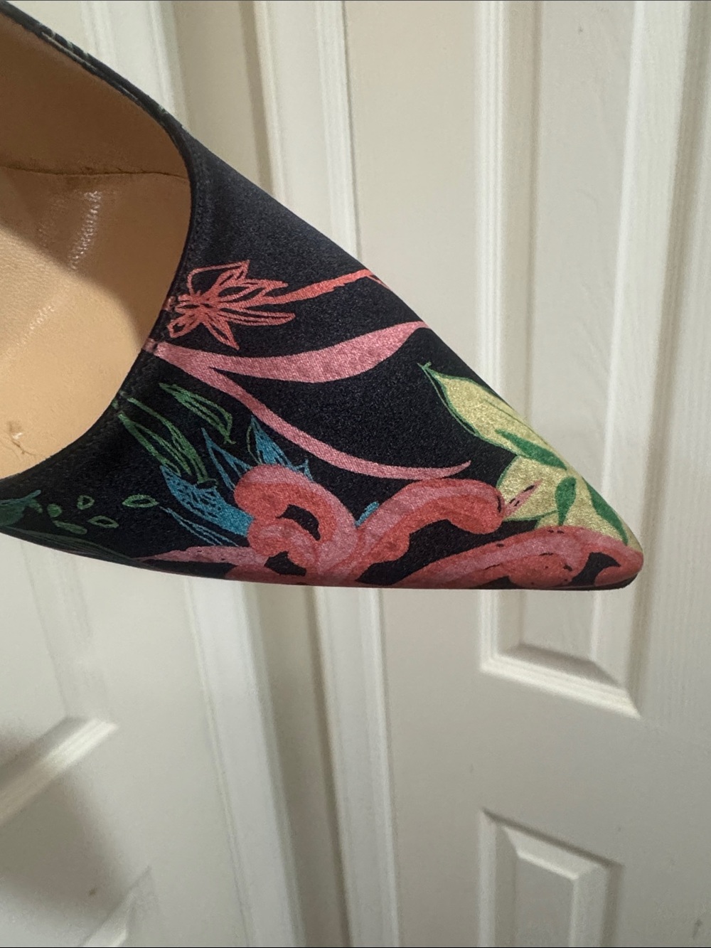 Jimmy Choo/Black Silk Floral Pointed-Toe Pumps/RARE! NEVER WORN! Size 6.5! NWOT! - Picture 8 of 16